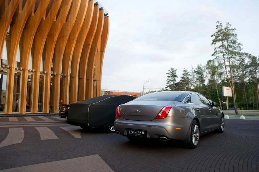 В Барвиха Luxury Village состоялась презентация нового Jaguar XF. Новости. АвтоА