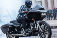 В эти выходные в «Экспоцентре» на Красной Пресне ревели моторы сотен мотоциклов — выставка «Мотовесна» открыла сезон для всех любителей техники